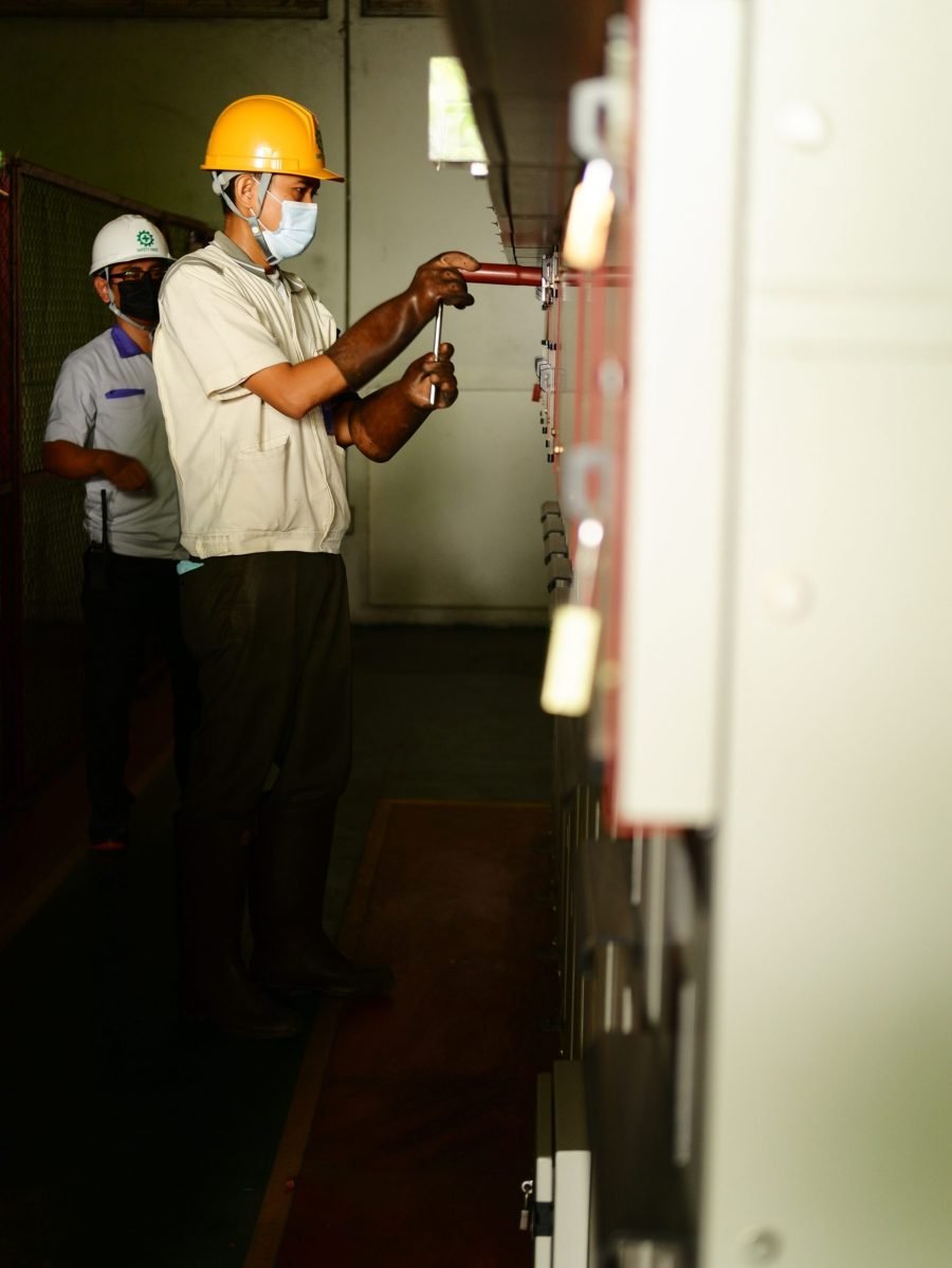 Commercial Electricians
